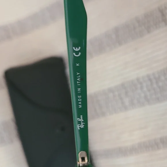 NWT Adorable Green Ray-Bans